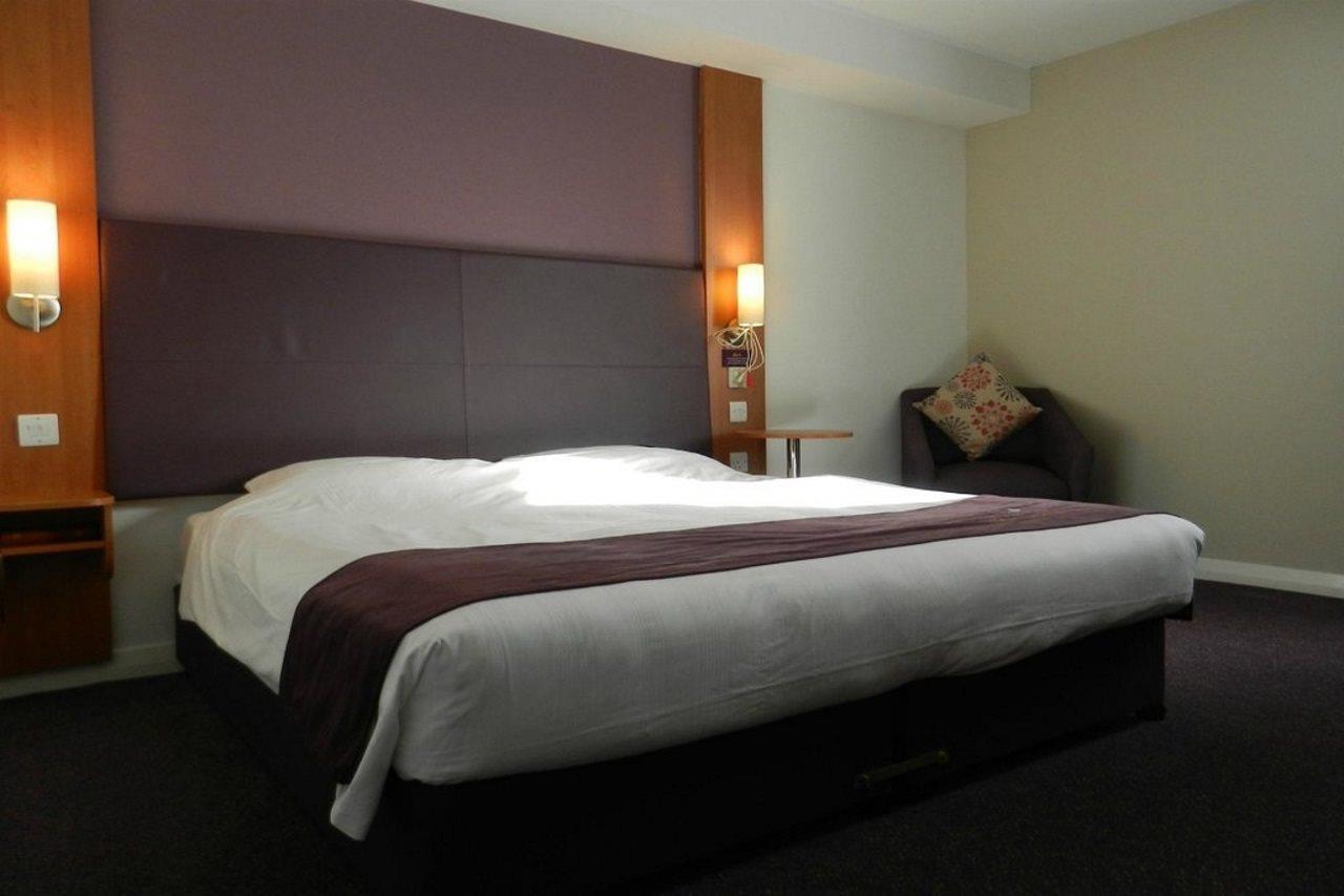 Premier Inn Edinburgh Park Exterior photo