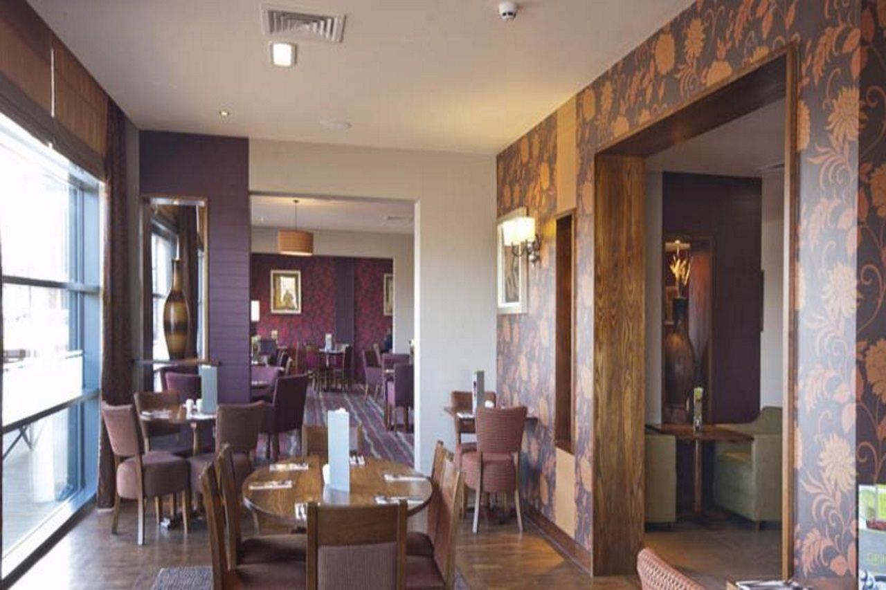 Premier Inn Edinburgh Park Exterior photo