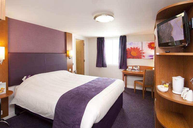 Premier Inn Edinburgh Park Exterior photo
