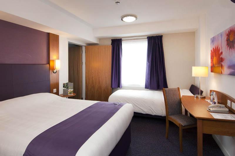 Premier Inn Edinburgh Park Exterior photo